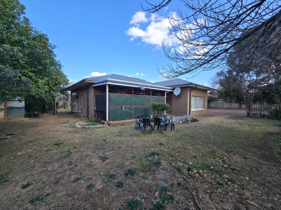 8 Bedroom Property for Sale in Bayswater Free State